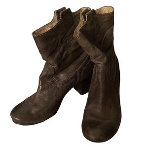 Frye Carson Mid Heel Short Bootie